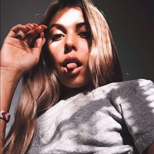 Meet your Posher, Allyson